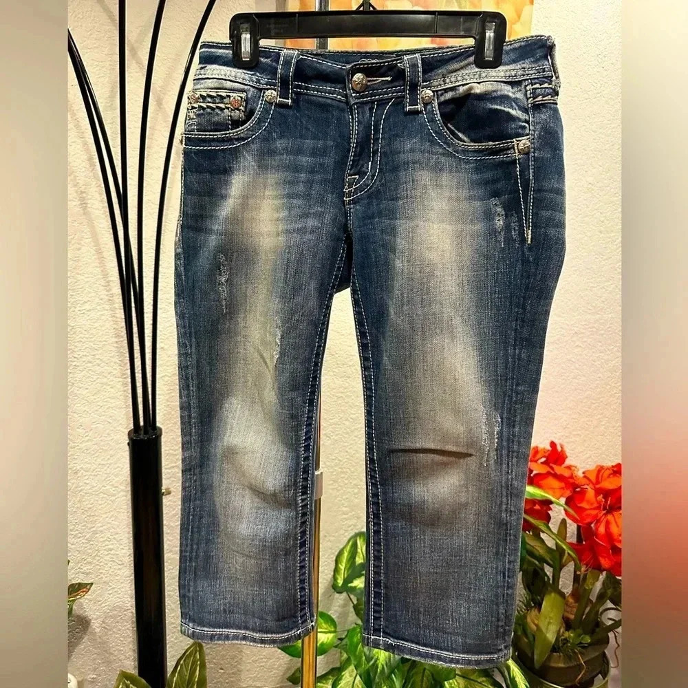 Miss Me distressed cropped jeans size 27